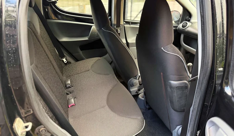 
								Peugeot 107 2011 1.0 Urban 5dr full									