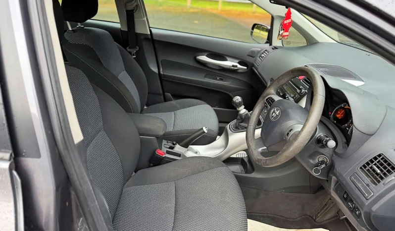 
								Toyota Auris 2010 1.33 VVTi TR Hatchback 5dr Petrol full									